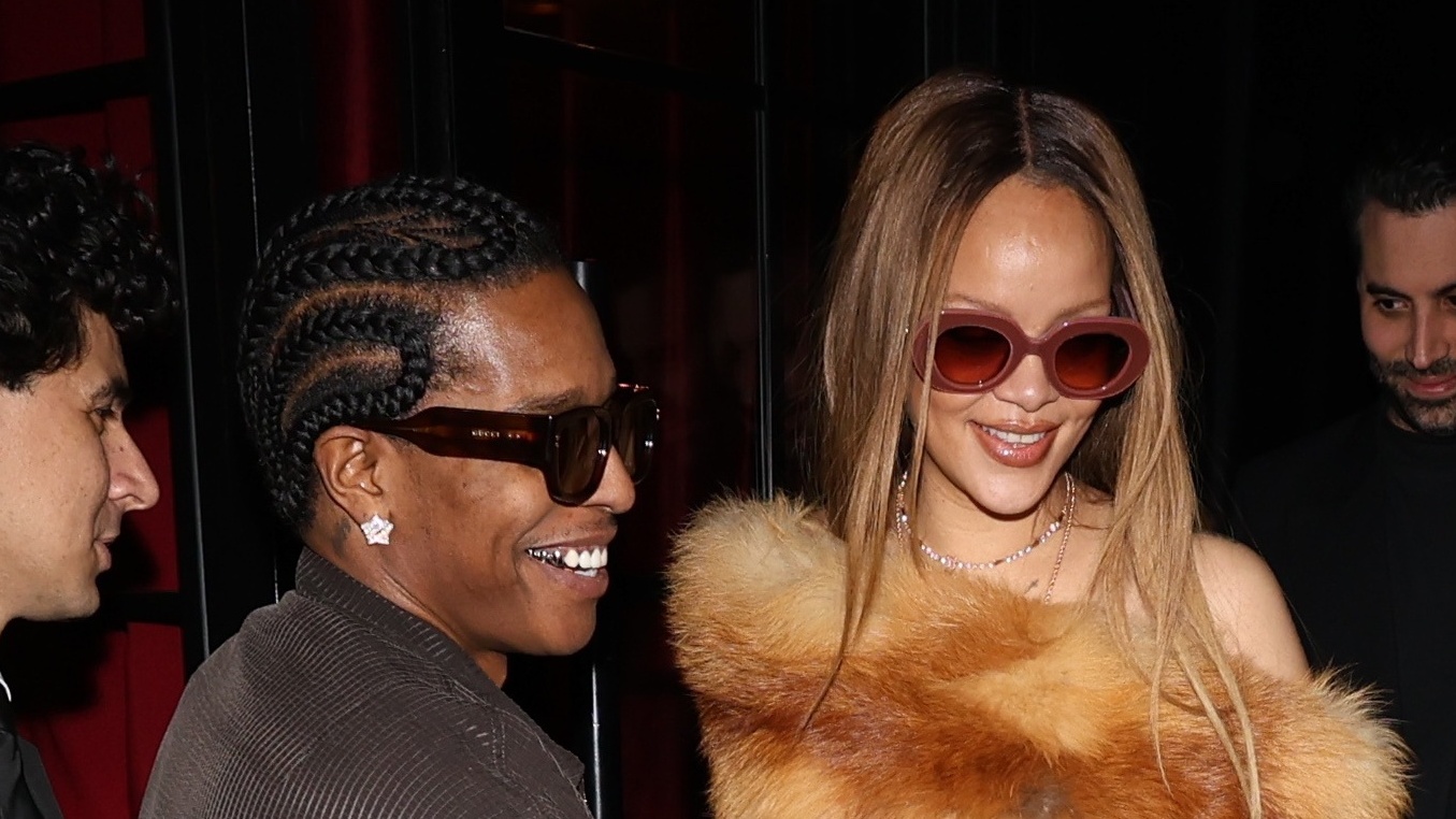 Rihanna Geeft Een Chique Draai Aan De Mob Wife Op Valentijnsdag