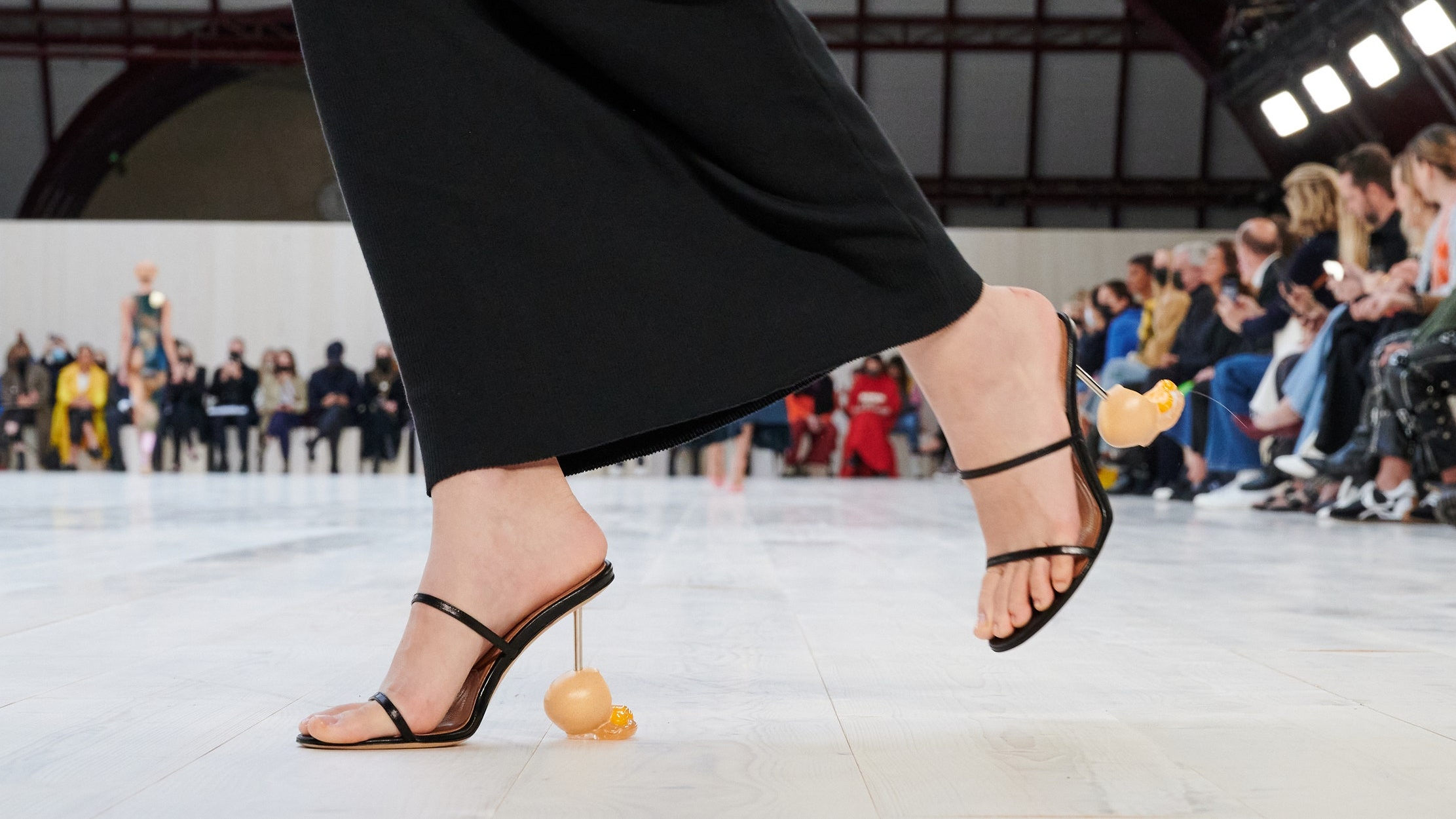absorptie tank Contractie Dit zijn de grootste schoenentrends van lente/zomer 2022 - Vogue NL