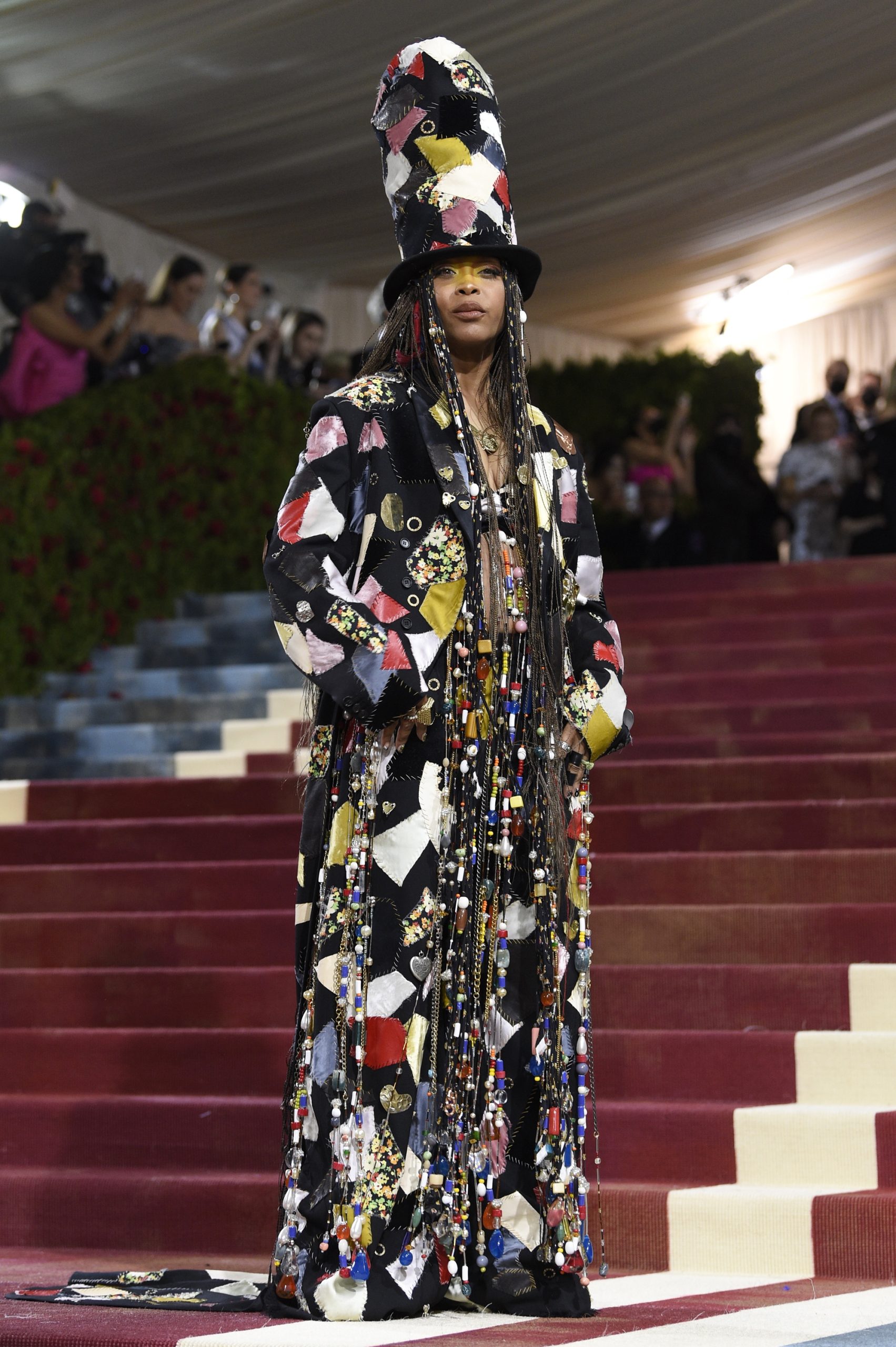 De Meest Spraakmakende Looks Van Erykah Badu - Vogue NL