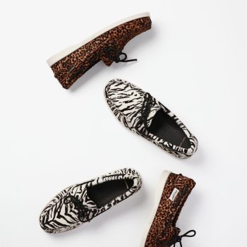 saint-laurent-en-sebago-brengen-high-fashion-loafers-met-dierenprint-uit-224342