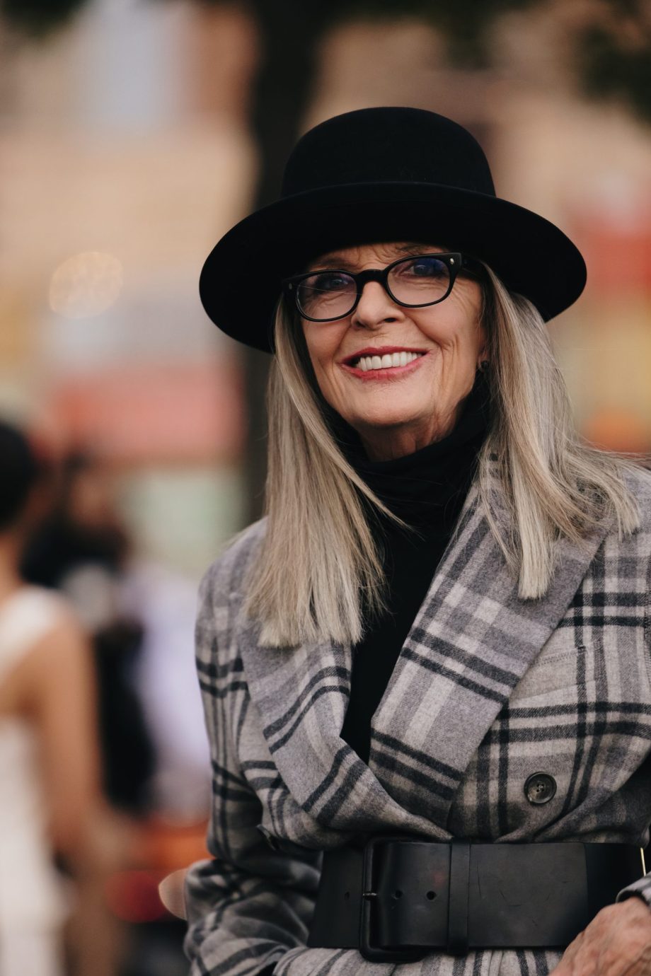 diane-keaton-is-de-ultieme-inspiratiebron-voor-de-winter-en-zo-kopieer-je-haar-look-329715