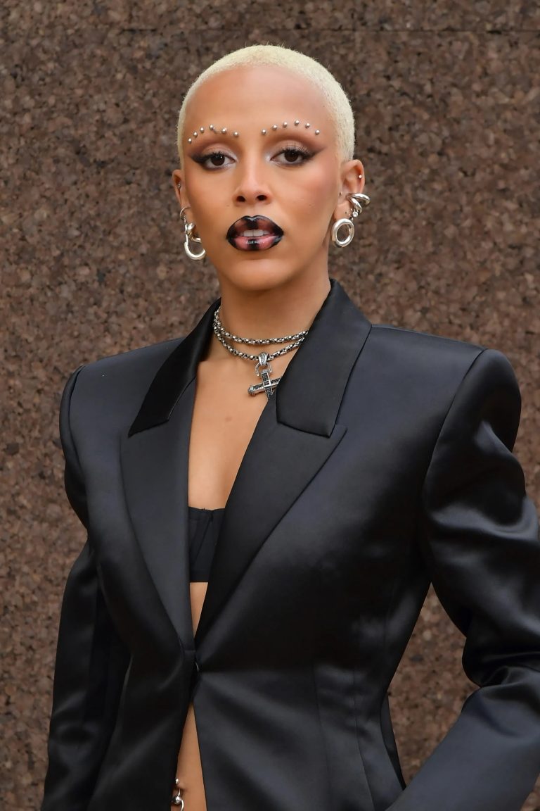 Beautylooks Van Doja Cat Tijdens Paris Fashion Week Voguenl