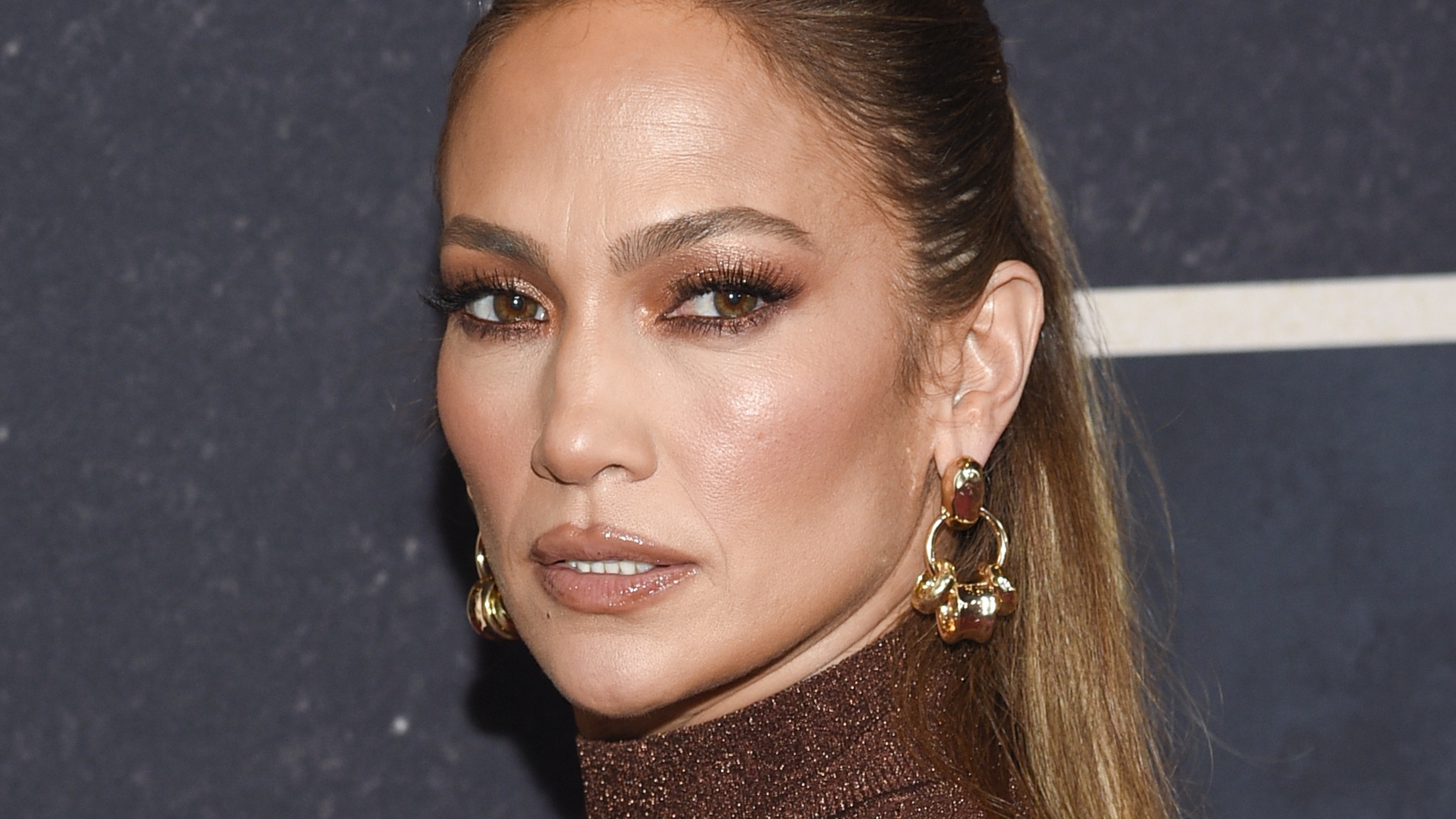 Jennifer Lopez is de koningin van kerst in deze sprankelende looks