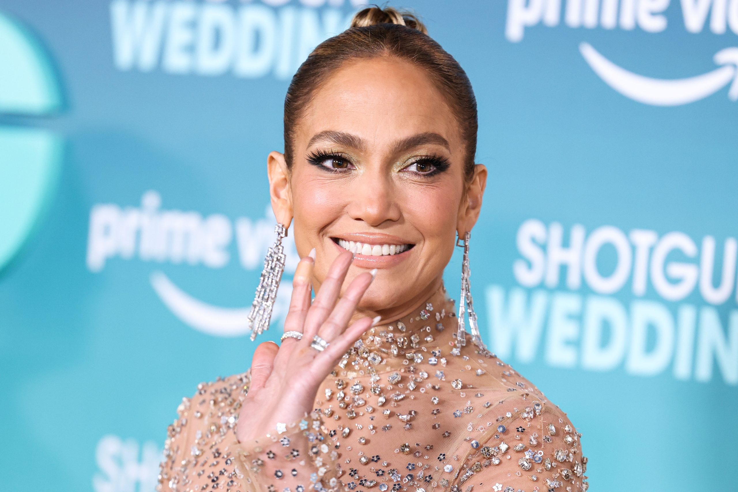 Jennifer Lopez Draagt De Naked Dress Beter Dan Wie Dan Ook