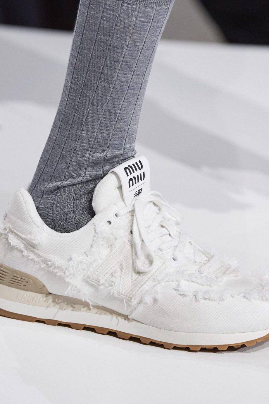 B.C. Penelope stel je voor De Miu Miu x New Balance sneakers zijn terug - Vogue NL