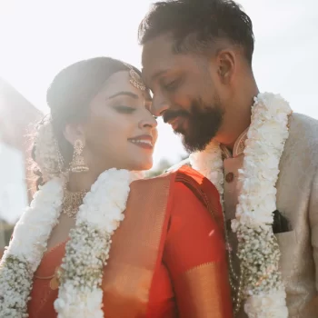 bekijk-de-sprookjesachtige-sri-lankaanse-bruiloft-van-dit-tamil-hindoe-paar-in-londen-302217