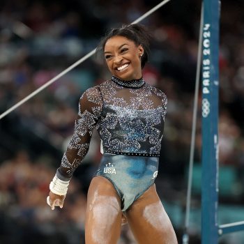 terwijl-turner-simone-biles-records-breekt-op-de-olympische-spelen-maakt-het-internet-zich-druk-om-haar-kapsel-308423