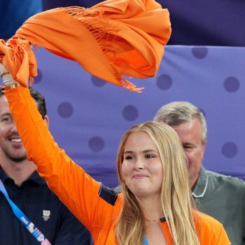 dolenthousiaste-prinses-amalia-opnieuw-bij-de-olympische-spelen-in-deze-2-sportieve-looks-309071