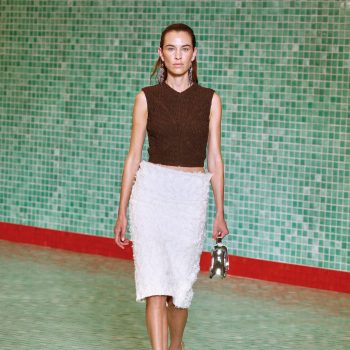 alexa-chung-maakt-haar-comeback-op-de-catwalk-tijdens-de-tory-burch-show-op-nyfw-313503