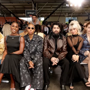 de-beste-front-row-looks-van-beroemdheden-bij-new-york-fashion-week-lente-zomer-2025-313338