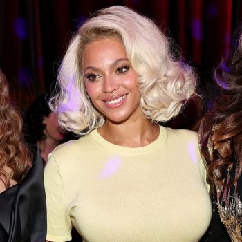 beyonce-verschijnt-bij-de-glamour-women-of-the-year-awards-2024-in-de-trendkleur-van-het-seizoen-317184