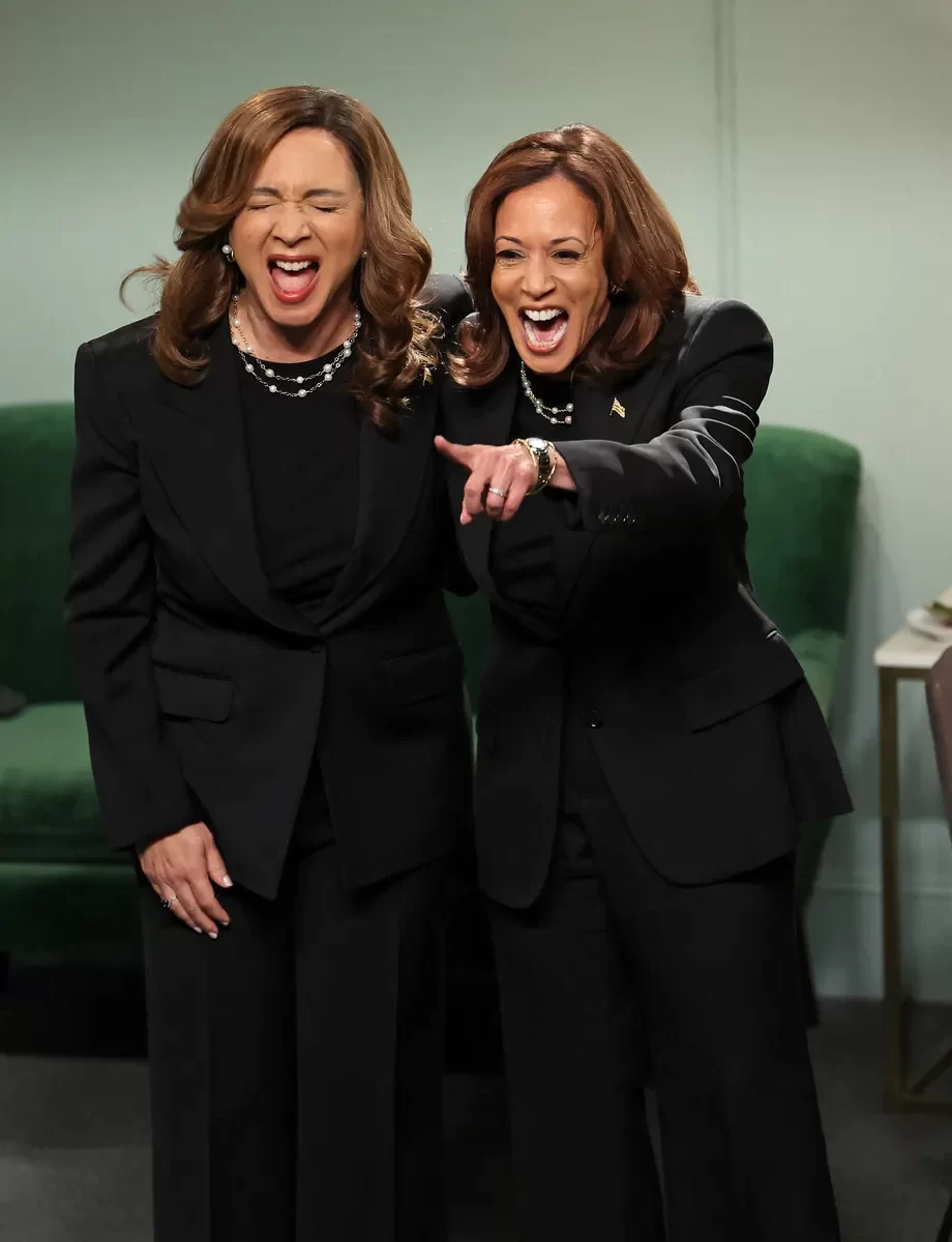 kamala-harris-verrast-met-optreden-bij-saturday-night-live-en-dat-wil-je-even-zien-321218