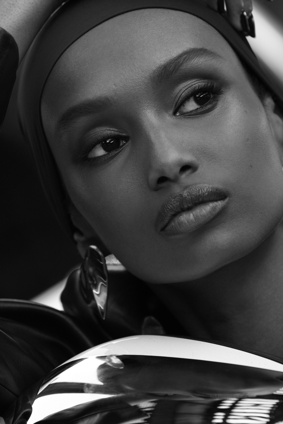 in-gesprek-met-topmodel-en-vogue-coverster-ugbad-abdi-mijn-hijab-geeft-me-een-stem-323404