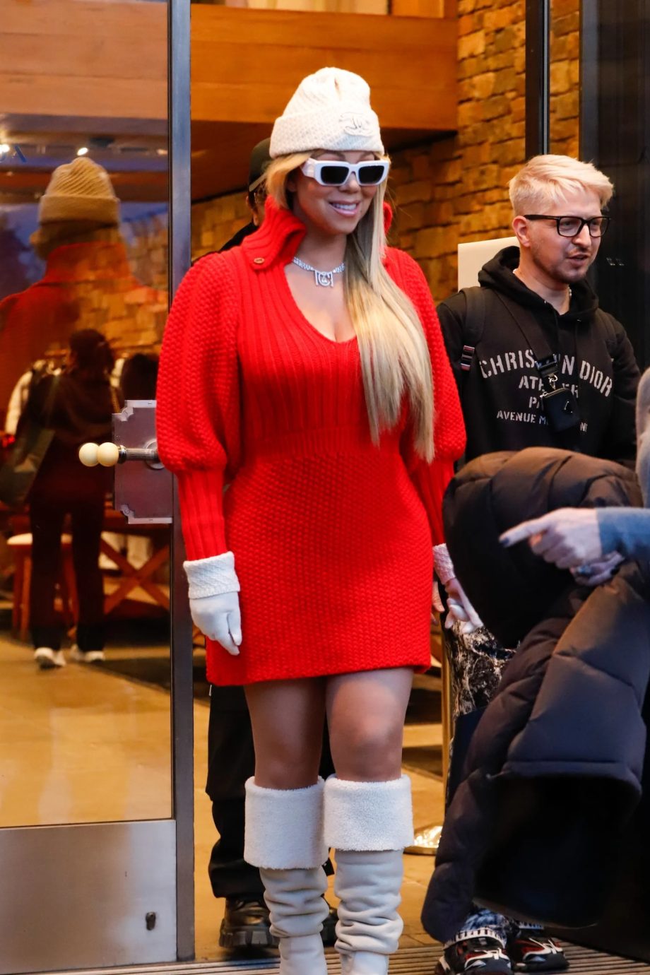 mariah-carey-is-klaar-voor-de-kerst-in-deze-feestelijke-mrs-claus-outfit-328524