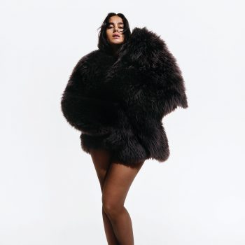 een-trend-die-zijn-charme-niet-verliest-7-faux-fur-jassen-die-je-warm-houden-deze-winter-329988