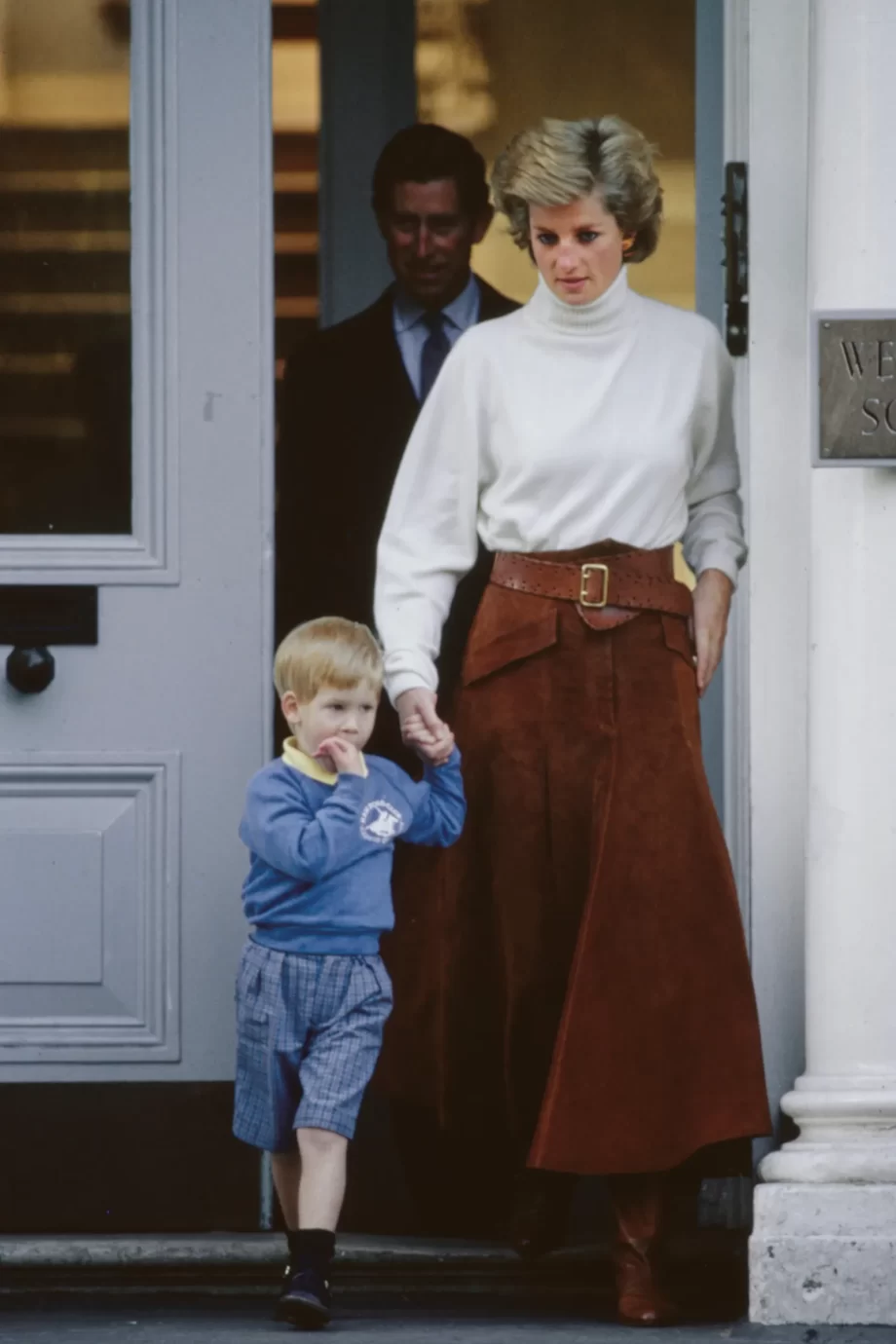 de-suede-rok-die-prinses-diana-in-de-jaren-80-droeg-is-nu-al-de-trend-van-het-jaar-330788