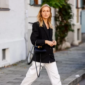 zo-combineer-je-je-witte-broek-in-de-lente-5-stijlvolle-outfitideeen-336882