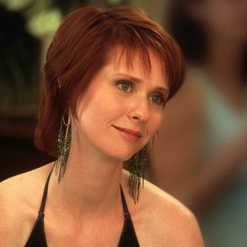 waarom-de-stijl-van-miranda-hobbes-uit-sex-and-the-city-nu-relevanter-is-dan-ooit-336558