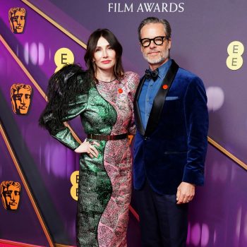 carice-van-houten-verschijnt-samen-met-guy-pearce-op-de-rode-loper-van-de-baftas-335346