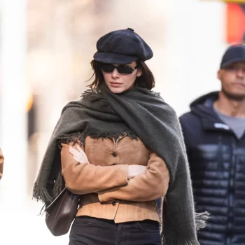 kendall-jenner-zit-in-haar-bob-dylan-era-en-dit-ouderwetse-accessoire-is-haar-favoriet-335380