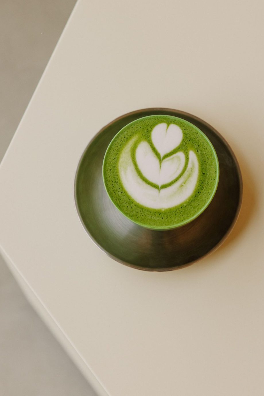 de-beste-matcha-van-amsterdam-scoor-je-op-deze-plekken-337162