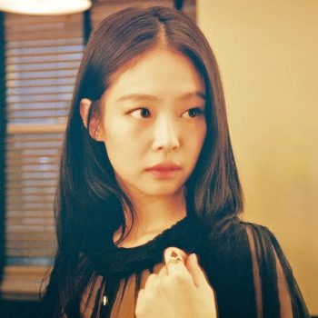 jennie-kim-neemt-je-mee-op-tournee-een-dag-in-het-leven-van-de-k-pop-superster-340135