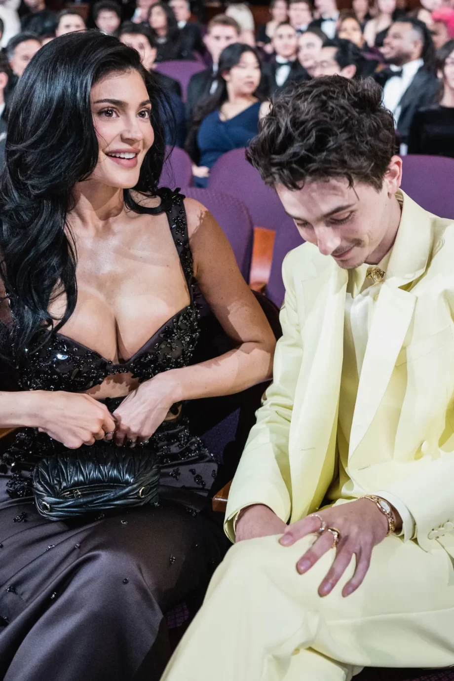 wil-je-zien-de-date-night-van-kylie-jenner-en-timothee-chalamet-tijdens-de-oscars-van-2025-337385